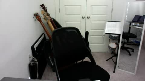 alex_boycd online show from November 14, 2025, 4:17 pm