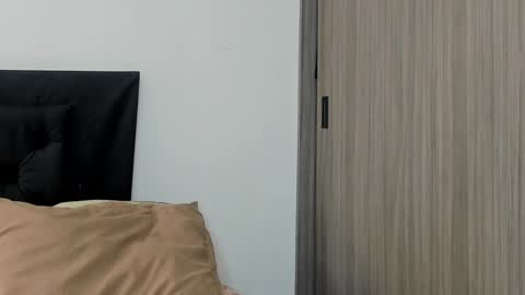 alex_connorr online show from January 28, 2025, 2:31 pm