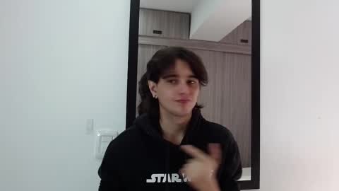 alex_connorr online show from February 25, 2025, 2:44 pm