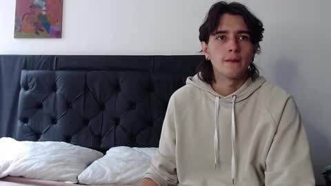alex_connorr online show from March 12, 2025, 4:24 pm