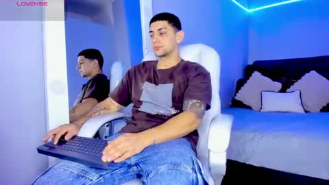 Snapshot of alex_cute77 chatting on June 19, 2026, 12:42 pm alex online show from June 19, 2026, 12:42 pm