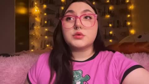 Snapshot of alex_dreams_ chatting on December 14, 2024, 3:15 pm Alex online show from December 14, 2024, 3:15 pm