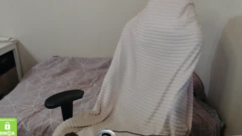 Snapshot of alex_gotcha chatting on May 6, 2026, 8:47 pm Alex online show from May 6, 2026, 8:47 pm