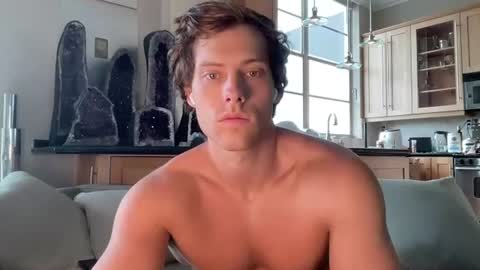 Snapshot of alex_islive chatting on August 2, 2026, 6:39 pm Alex Stone online show from August 2, 2026, 6:39 pm