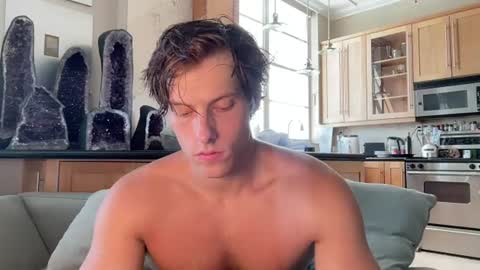 Snapshot of alex_islive chatting on August 7, 2026, 7:49 pm Alex Stone online show from August 7, 2026, 7:49 pm