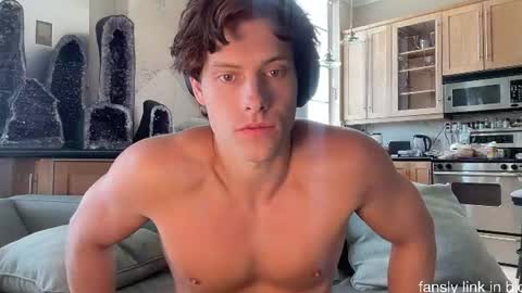 Snapshot of alex_islive chatting on August 9, 2026, 5:07 pm Alex Stone online show from August 9, 2026, 5:07 pm