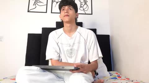 alex_mark_ online show from February 5, 2026, 1:38 pm