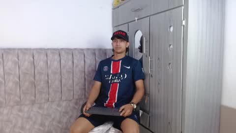 Snapshot of alex_martin47 chatting on April 11, 2026, 10:25 pm alex online show from April 11, 2026, 10:25 pm
