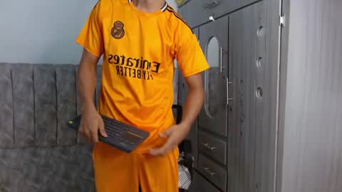 Snapshot of alex_martin47 chatting on April 20, 2026, 8:21 pm alex online show from April 20, 2026, 8:21 pm