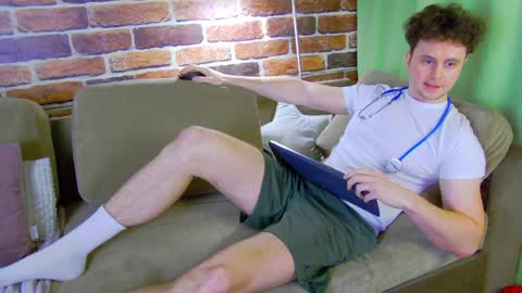 Snapshot of alex_onelove chatting on June 3, 2026, 11:46 am Alex online show from June 3, 2026, 11:46 am
