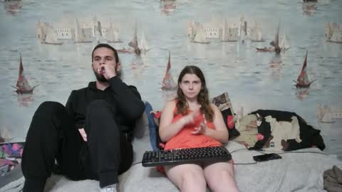 Alex and Sarah online show from October 4, 2025, 10:30 pm