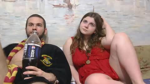 Alex and Sarah online show from May 5, 2026, 10:29 pm