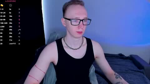alex_silent online show from April 30, 2026, 9:04 am