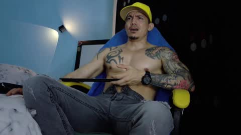 alex_sthorm online show from May 2, 2026, 3:22 am