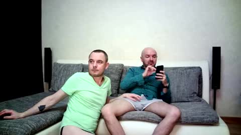 Alex and Tobey online show from January 19, 2026, 2:15 am