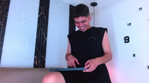 Snapshot of alex_vanz chatting on December 16, 2025, 11:26 am Alex Vanz online show from December 16, 2025, 11:26 am