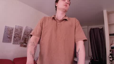 Alex WandHot online show from May 4, 2026, 8:32 am