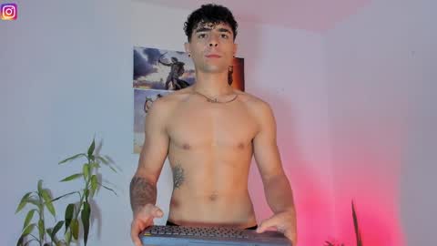 Snapshot of alex_zt7 chatting on April 26, 2026, 4:04 pm x online show from April 26, 2026, 4:04 pm