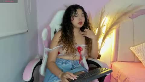 Snapshot of alexa_cutte_ chatting on June 11, 2026, 12:14 pm A L E X A online show from June 11, 2026, 12:14 pm