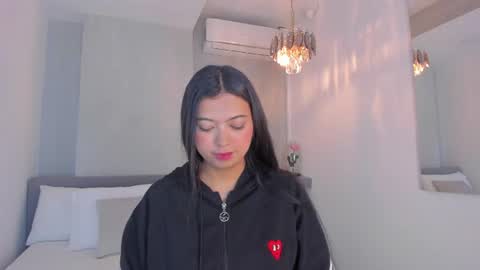 Snapshot of alexa_millers_ chatting on June 19, 2026, 1:37 pm Alexa Millers online show from June 19, 2026, 1:37 pm