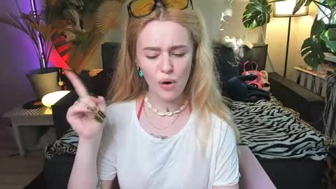 alexa_pirs online show from May 25, 2026, 2:56 pm
