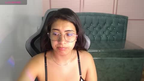 Snapshot of alexa_romero_t chatting on October 15, 2025, 11:43 am Alexandra online show from October 15, 2025, 11:43 am