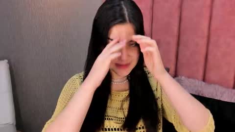 Alexa Thaylor online show from November 12, 2025, 1:33 pm