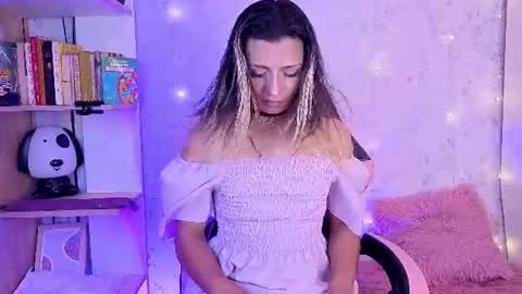 Snapshot of alexaavandercloude chatting on July 7, 2026, 7:40 pm alexaavandercloude online show from July 7, 2026, 7:40 pm