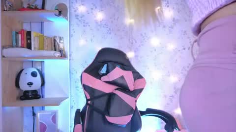 Snapshot of alexaavandercloude chatting on July 24, 2026, 7:45 pm alexaavandercloude online show from July 24, 2026, 7:45 pm