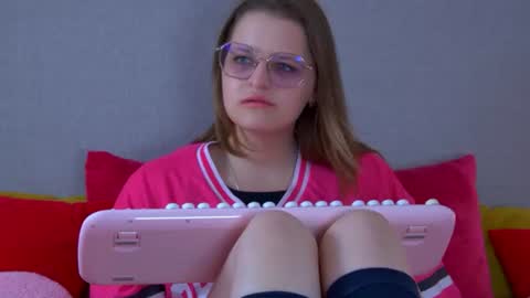Snapshot of alexaavery chatting on July 9, 2026, 7:01 am AlexaAvery online show from July 9, 2026, 7:01 am