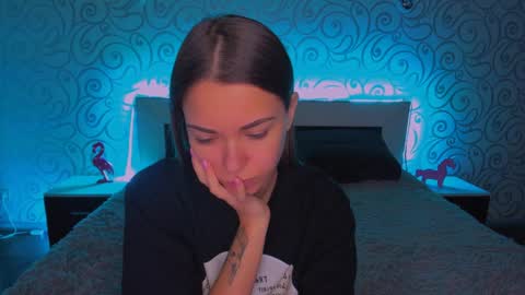 Snapshot of alexabarkley chatting on December 4, 2024, 6:11 am angel online show from December 4, 2024, 6:11 am