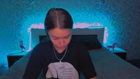 Snapshot of alexabarkley chatting on December 9, 2024, 6:34 am angel online show from December 9, 2024, 6:34 am