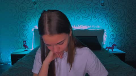 Snapshot of alexabarkley chatting on December 15, 2024, 3:24 am angel online show from December 15, 2024, 3:24 am