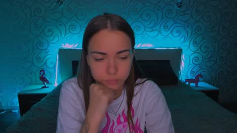 Snapshot of alexabarkley chatting on December 16, 2024, 6:21 am angel online show from December 16, 2024, 6:21 am