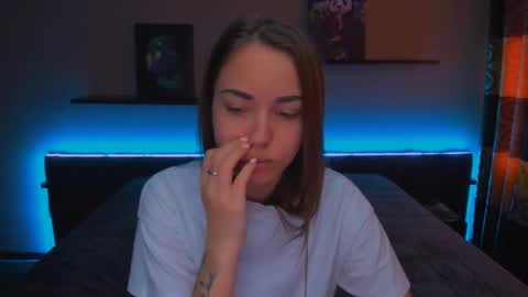 Snapshot of alexabarkley chatting on February 19, 2025, 3:28 am angel online show from February 19, 2025, 3:28 am