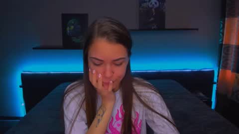 Snapshot of alexabarkley chatting on February 24, 2025, 3:12 am angel online show from February 24, 2025, 3:12 am