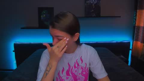 Snapshot of alexabarkley chatting on February 24, 2025, 6:16 am angel online show from February 24, 2025, 6:16 am