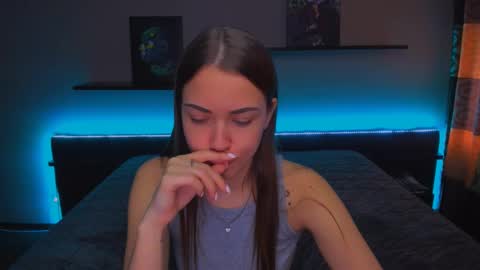 Snapshot of alexabarkley chatting on February 25, 2025, 6:25 am angel online show from February 25, 2025, 6:25 am