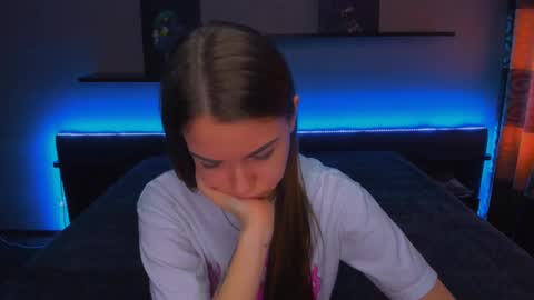 Snapshot of alexabarkley chatting on March 12, 2025, 6:18 am angel online show from March 12, 2025, 6:18 am