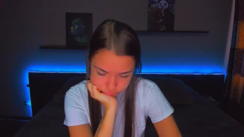 Snapshot of alexabarkley chatting on September 15, 2025, 12:32 am angel online show from September 15, 2025, 12:32 am