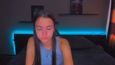 Snapshot of alexabarkley chatting on September 18, 2025, 12:23 am angel online show from September 18, 2025, 12:23 am