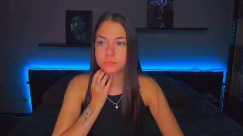 Snapshot of alexabarkley chatting on September 29, 2025, 12:16 am angel online show from September 29, 2025, 12:16 am