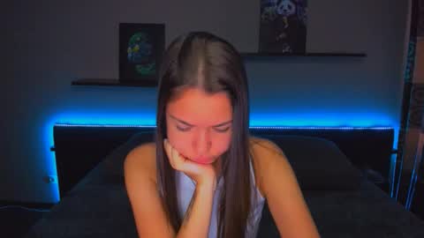 Snapshot of alexabarkley chatting on September 30, 2025, 12:26 am angel online show from September 30, 2025, 12:26 am