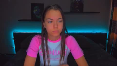 Snapshot of alexabarkley chatting on October 8, 2025, 12:30 am angel online show from October 8, 2025, 12:30 am