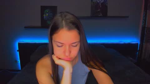 Snapshot of alexabarkley chatting on October 21, 2025, 12:22 am angel online show from October 21, 2025, 12:22 am