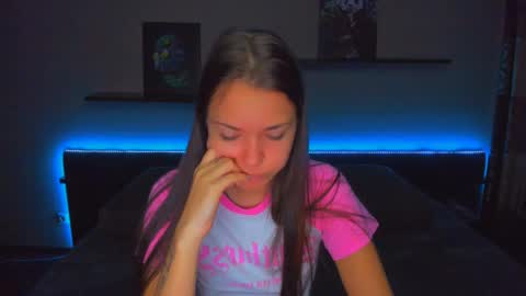 Snapshot of alexabarkley chatting on October 23, 2025, 12:32 am angel online show from October 23, 2025, 12:32 am