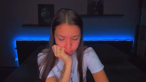 Snapshot of alexabarkley chatting on November 7, 2025, 12:32 am angel online show from November 7, 2025, 12:32 am