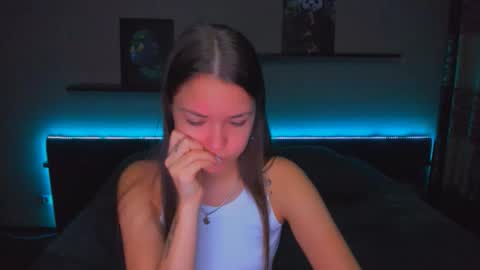 Snapshot of alexabarkley chatting on November 10, 2025, 12:20 am angel online show from November 10, 2025, 12:20 am