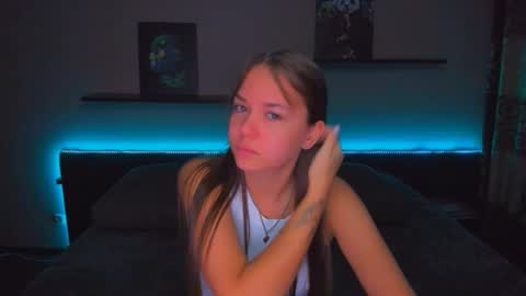 Snapshot of alexabarkley chatting on December 15, 2025, 12:15 am angel online show from December 15, 2025, 12:15 am