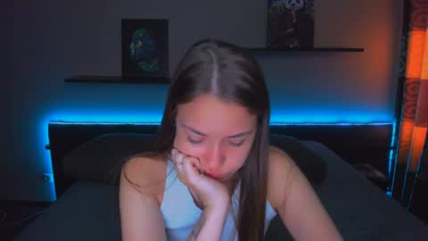 Snapshot of alexabarkley chatting on May 5, 2026, 12:51 am angel online show from May 5, 2026, 12:51 am